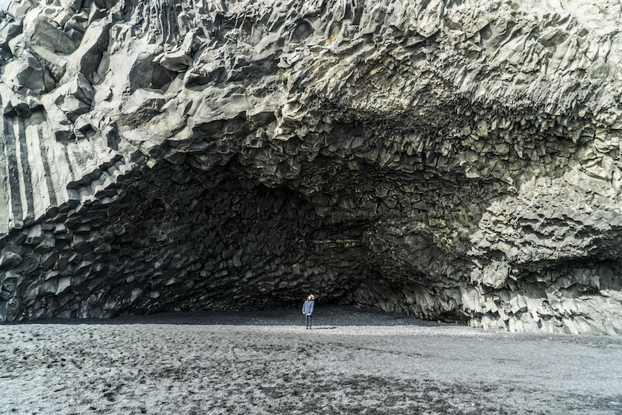 praias-cachoeiras-e-ate-cavernas-no-penultimo-dia-na-islandia-look-danielle-noce-2