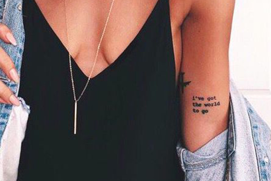 Tattoos delicadas de frases