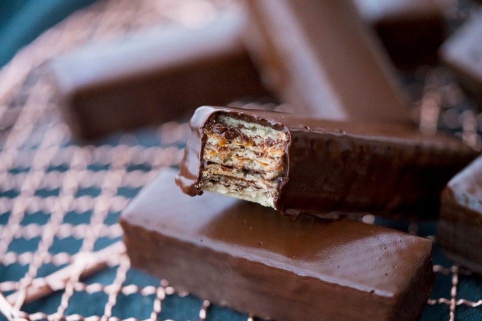receita-como-fazer-twix-bis-wafer-chocolate-caramelo-ickfd01