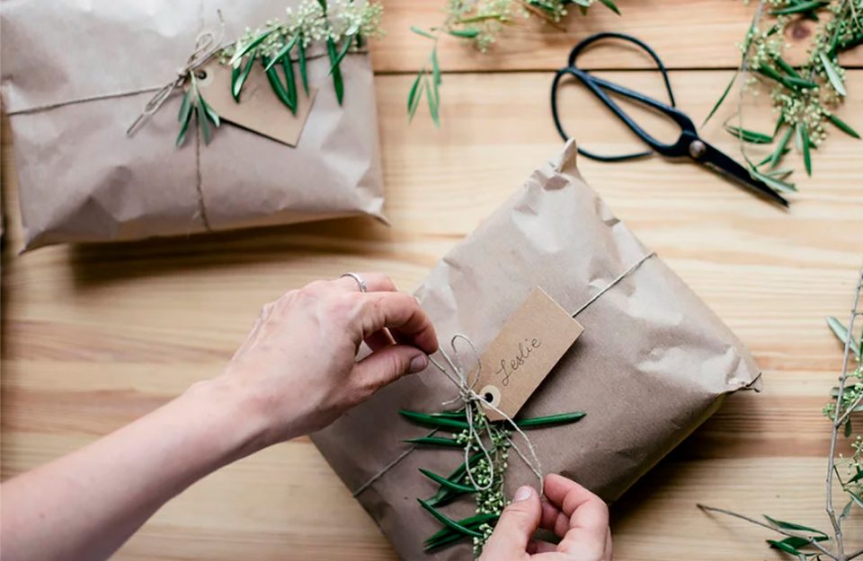 Embrulhos de Natal Incríveis com Papel Kraft