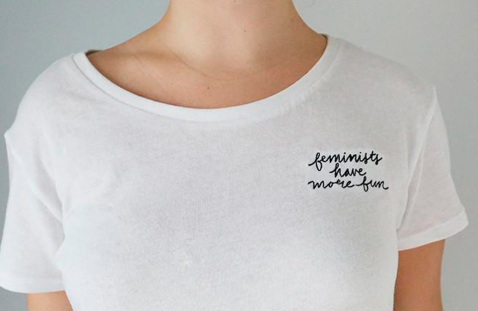 Camisetas com Frases Bordadas