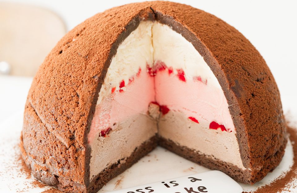 bombom-gigante-de-sorvete-e-brownie-aka-brownie-alaska-receita-dani-noce-destaque