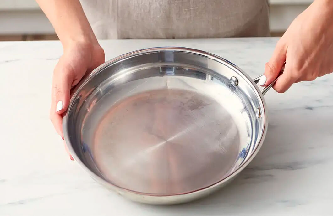 Отмыть крышку сковородки. Волокно для чистки сковородки. Вкладыши для сковородок своими руками. Отмываем сковороду с покрытием в баке из нержавейки. Clean Pot.