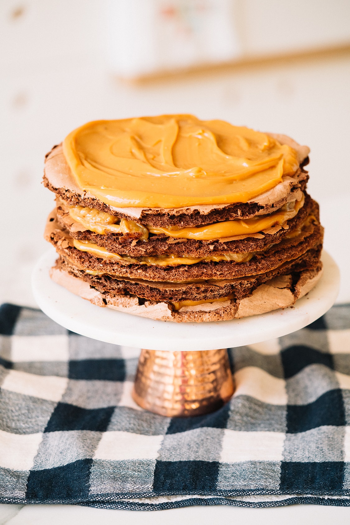 merengue de chocolate com doce de leite e banana