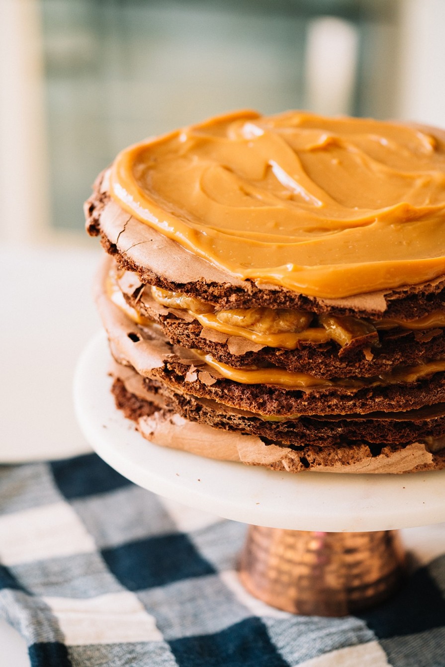 merengue de chocolate com doce de leite e banana