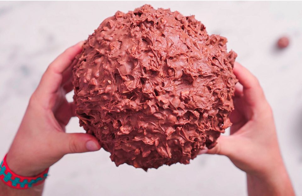 imagem-destaque-ferrero-rocher-gigante