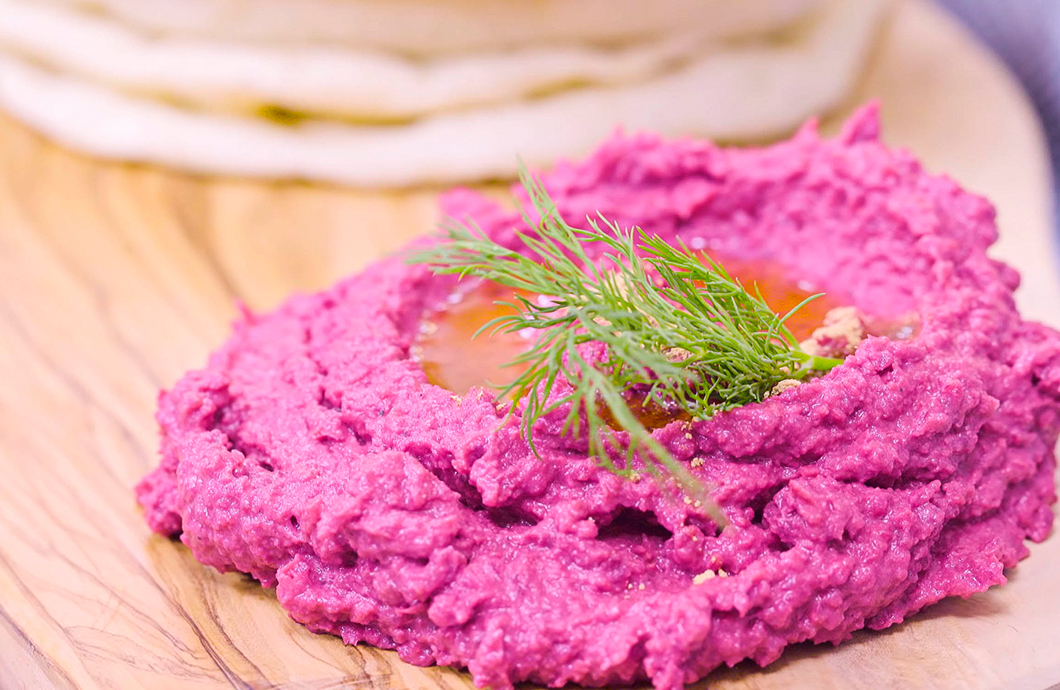 Pão Árabe + Pink Hummus | Pão pita com hummus de beterraba