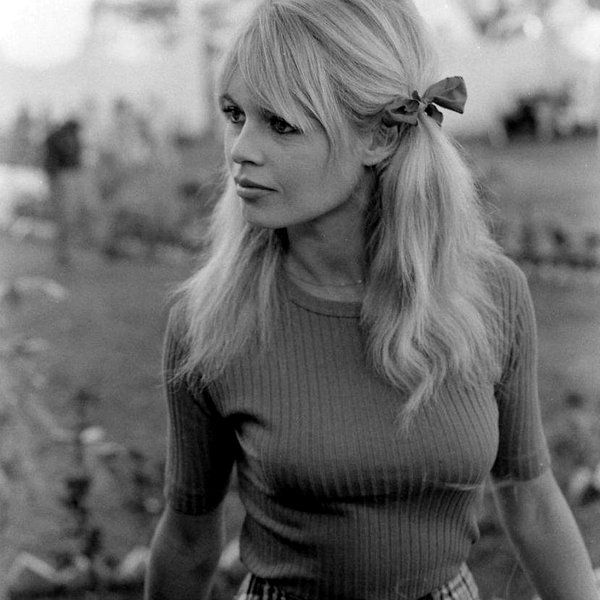 Brigitte Bardot: sexy e confortável ao mesmo tempo é possível e inspirador