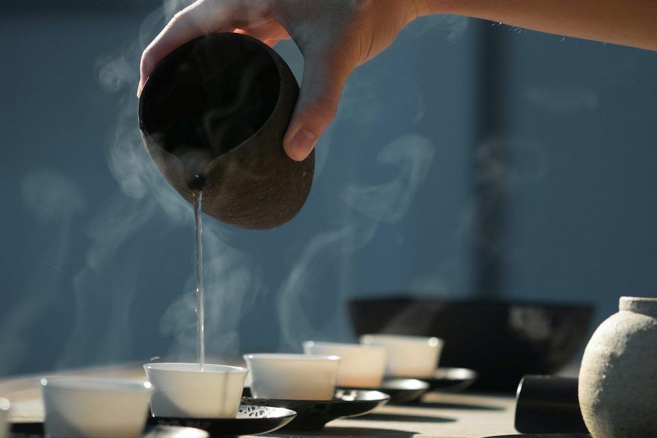 Conheça as profissões do ramo dos chás: de sommelier a tea master