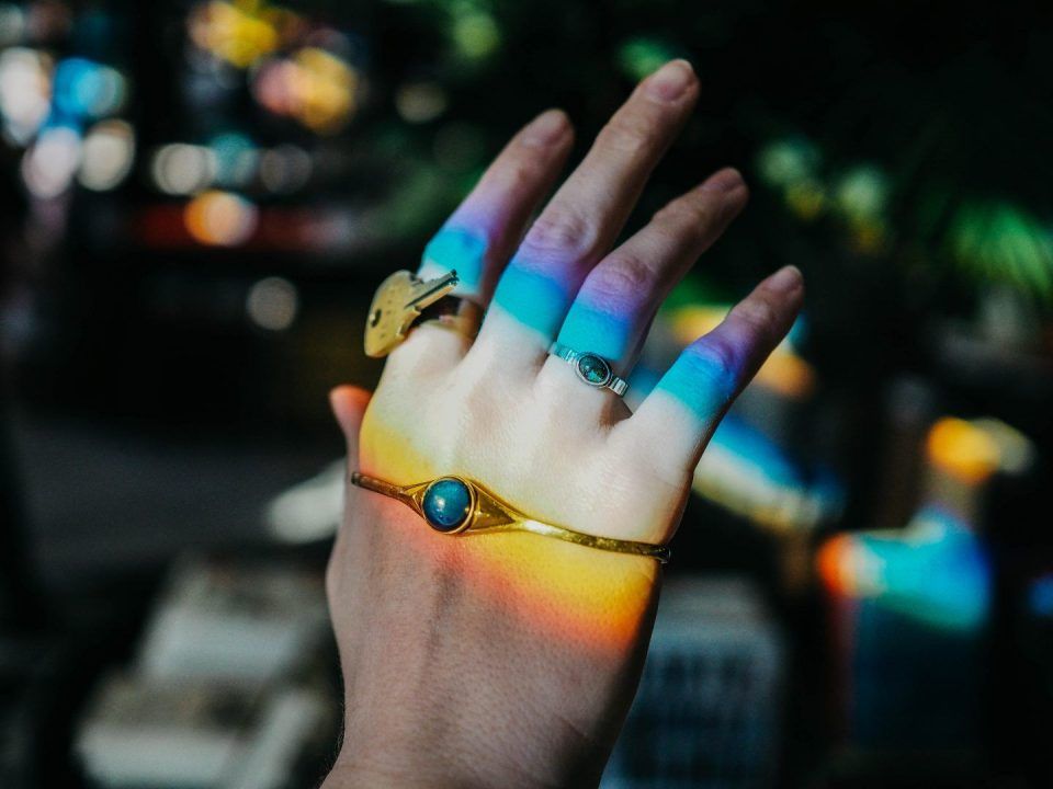 Cromoterapia: tudo sobre a prática de cura através das cores
