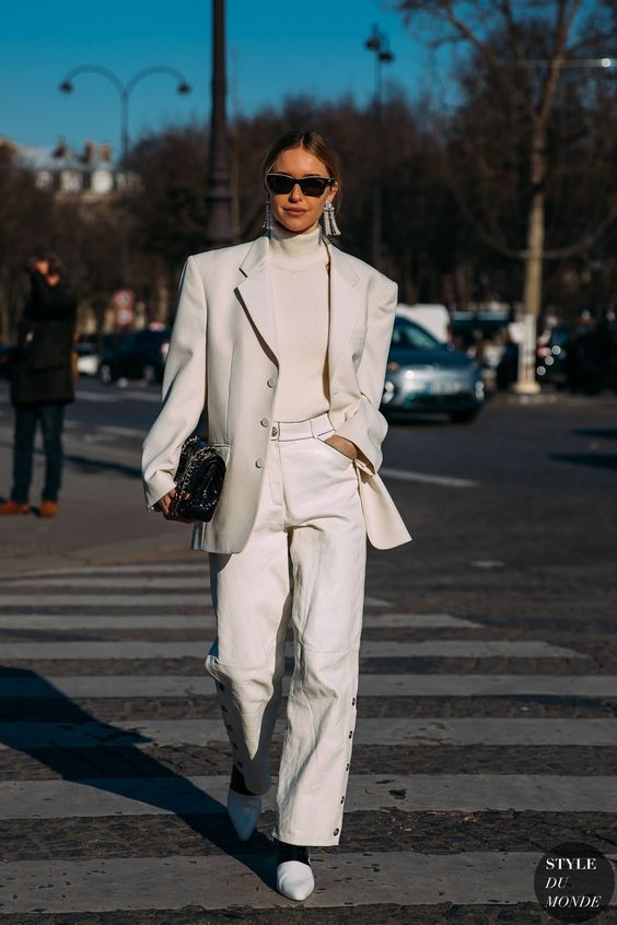 Blazer + pantalona branca: dicas de como usar e inspirações