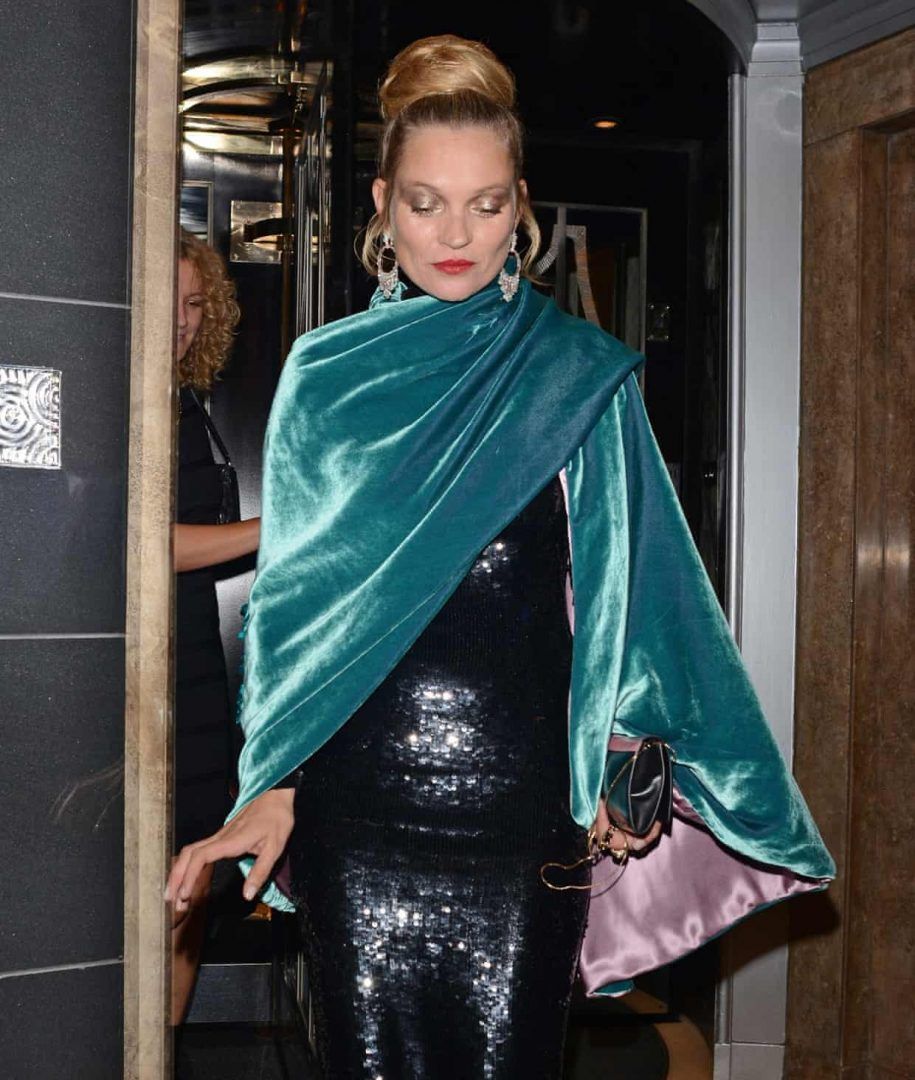 Kate Moss + veludo: alguns looks para nos inspirar