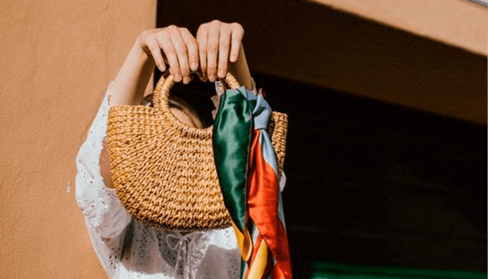 Bolsa de palha: como usar fora da praia em street looks